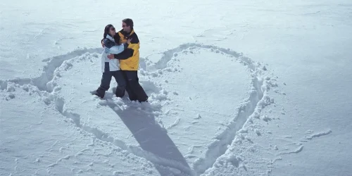 couple-snow-1.webp